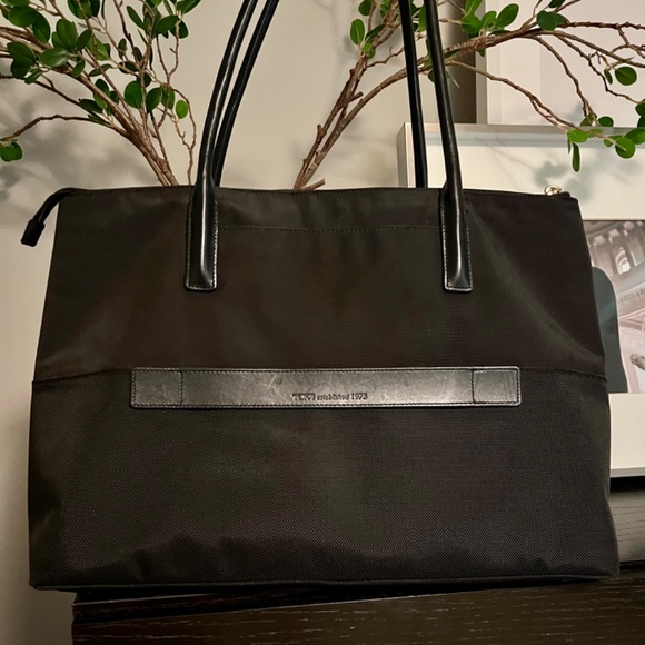 Authentic Tumi Work Bag - Picture 4 of 5